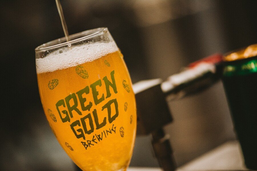 Prohlídka a ochutnávka piva v Green Gold Brewing company